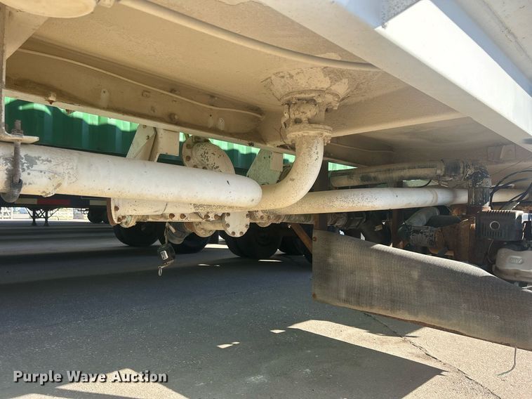 image for item DS0810 1970 Fruehauf  tank trailer