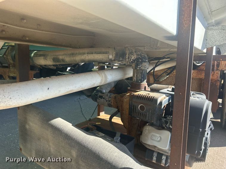 image for item DS0810 1970 Fruehauf  tank trailer