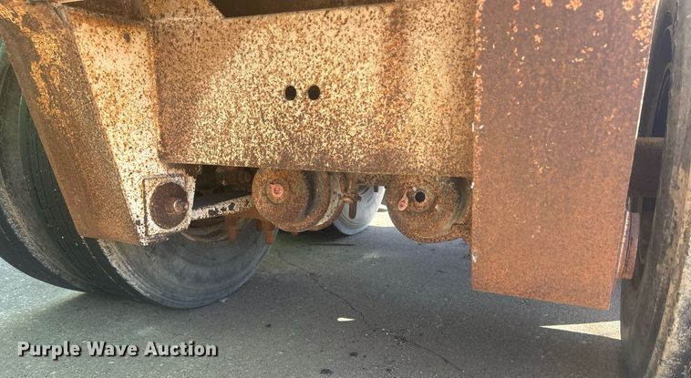 image for item DS0810 1970 Fruehauf  tank trailer