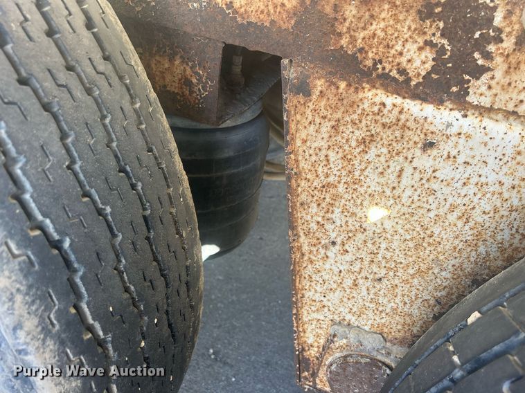 image for item DS0810 1970 Fruehauf  tank trailer