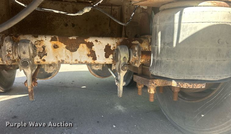 image for item DS0810 1970 Fruehauf  tank trailer