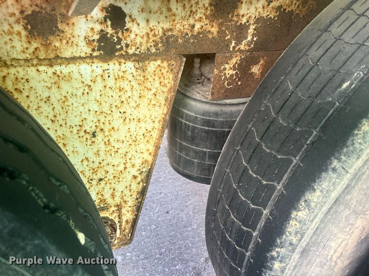 image for item DS0810 1970 Fruehauf  tank trailer