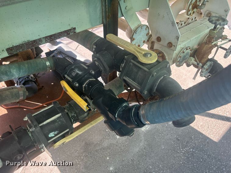 image for item DS0810 1970 Fruehauf  tank trailer