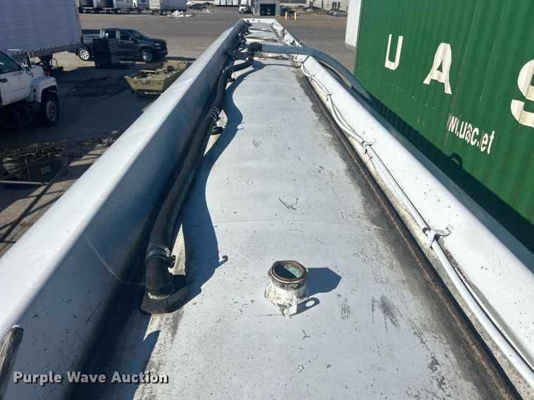 image for item DS0810 1970 Fruehauf  tank trailer