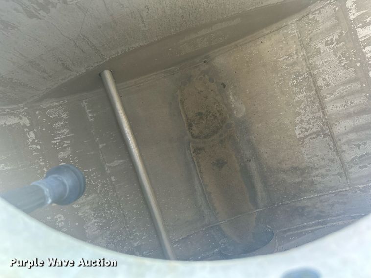 image for item DS0810 1970 Fruehauf  tank trailer