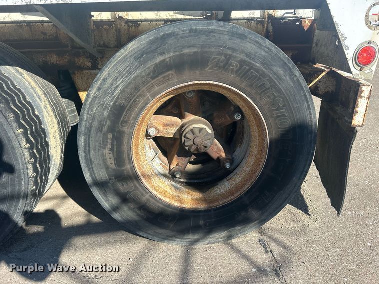 image for item DS0810 1970 Fruehauf  tank trailer