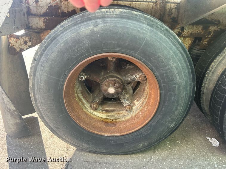 image for item DS0810 1970 Fruehauf  tank trailer