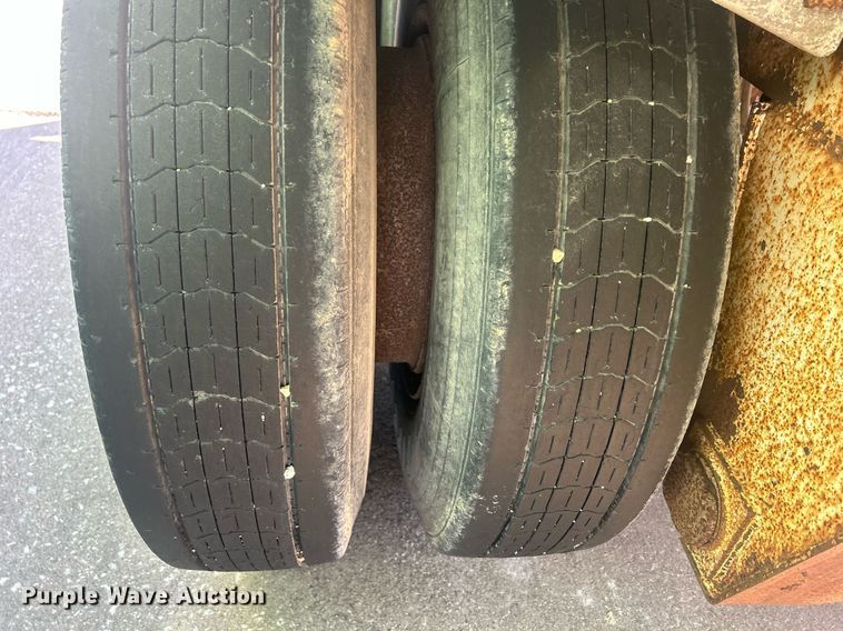 image for item DS0810 1970 Fruehauf  tank trailer