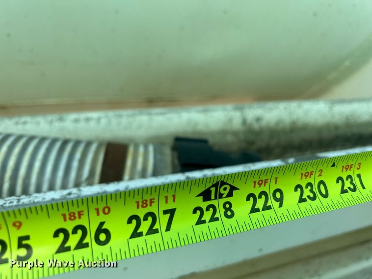 image for item DS0810 1970 Fruehauf  tank trailer