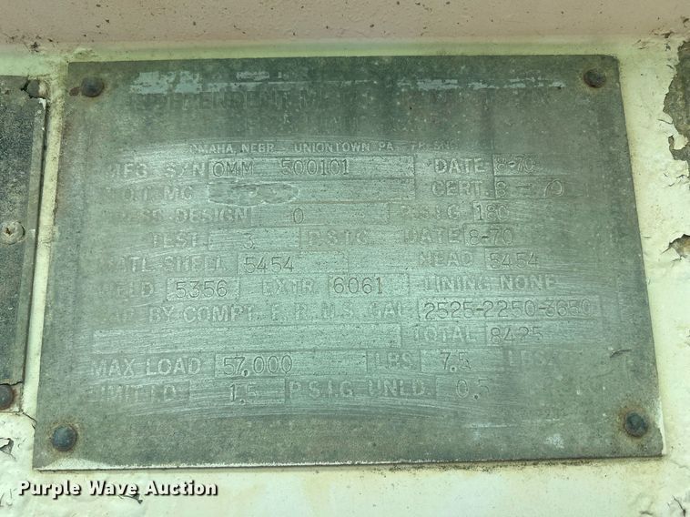 image for item DS0810 1970 Fruehauf  tank trailer