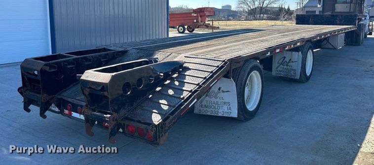 image for item DS0811 2004 Jet drop deck equipment trailer