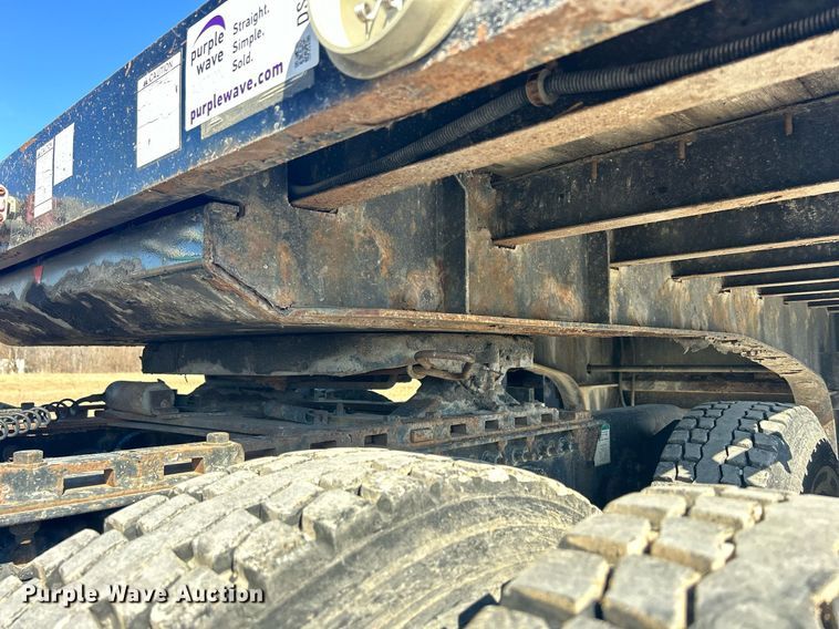 image for item DS0811 2004 Jet drop deck equipment trailer