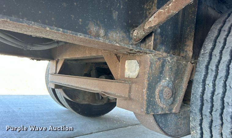 image for item DS0811 2004 Jet drop deck equipment trailer