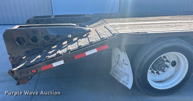 image for item DS0811 2004 Jet drop deck equipment trailer