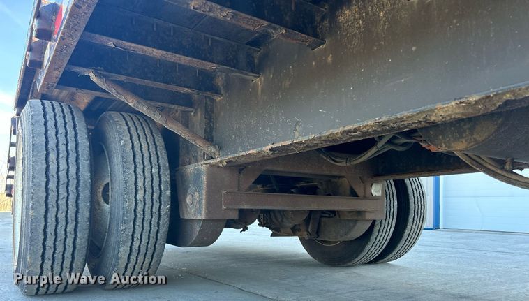 image for item DS0811 2004 Jet drop deck equipment trailer