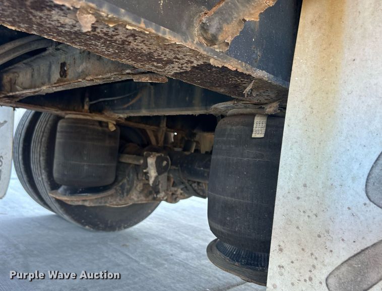 image for item DS0811 2004 Jet drop deck equipment trailer