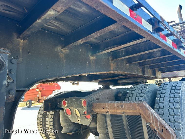 image for item DS0811 2004 Jet drop deck equipment trailer