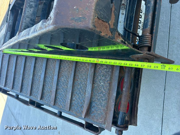 image for item DS0811 2004 Jet drop deck equipment trailer