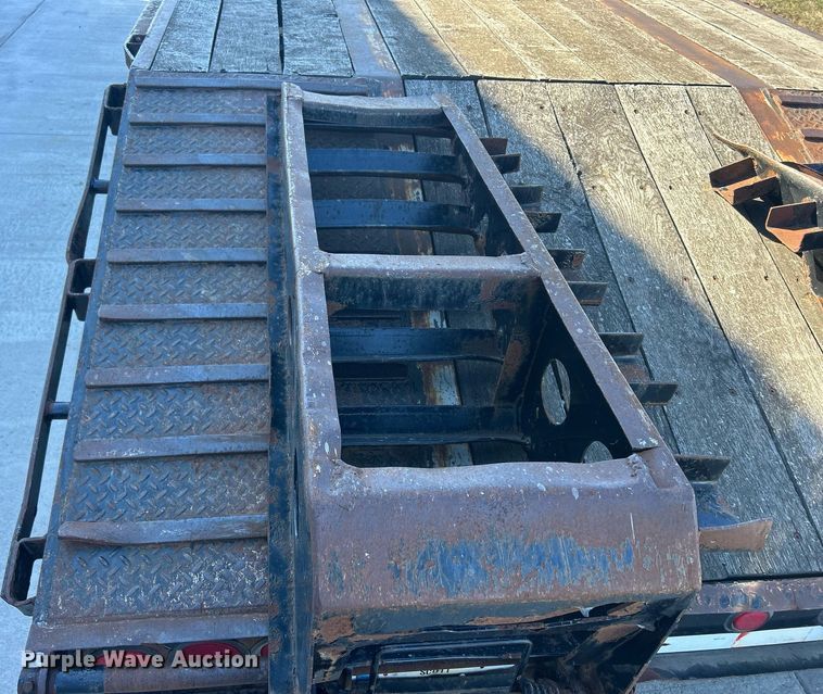 image for item DS0811 2004 Jet drop deck equipment trailer