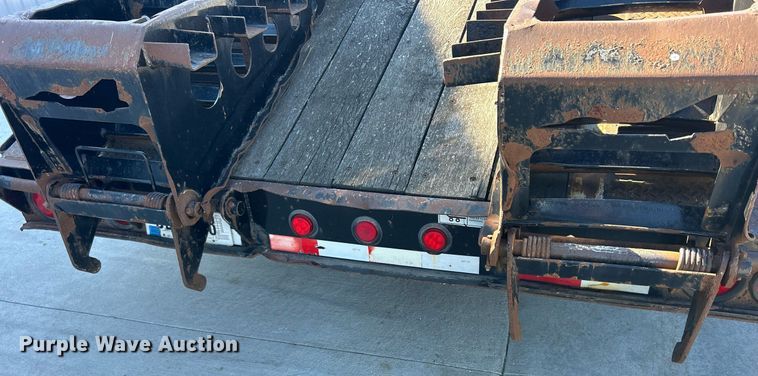 image for item DS0811 2004 Jet drop deck equipment trailer