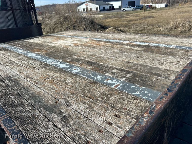 image for item DS0811 2004 Jet drop deck equipment trailer