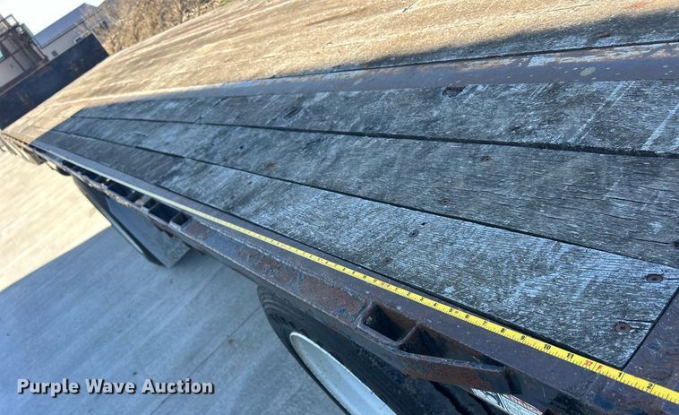 image for item DS0811 2004 Jet drop deck equipment trailer