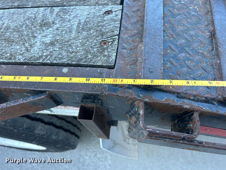 image for item DS0811 2004 Jet drop deck equipment trailer