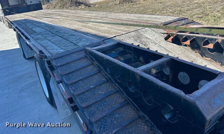 image for item DS0811 2004 Jet drop deck equipment trailer