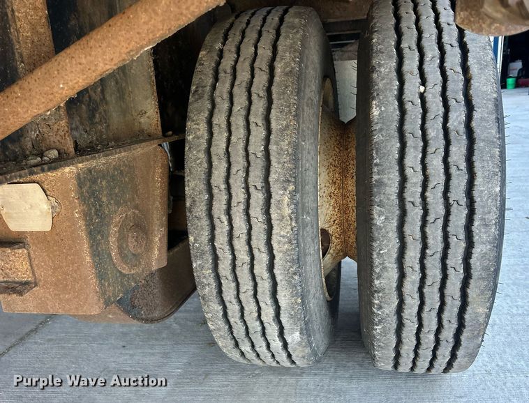 image for item DS0811 2004 Jet drop deck equipment trailer