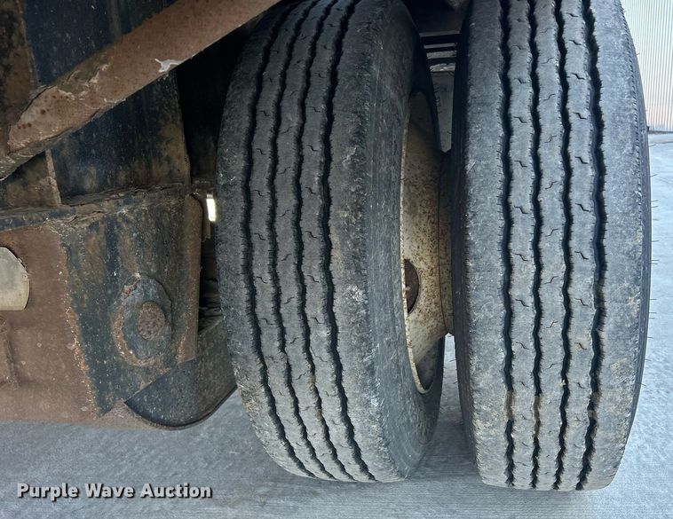 image for item DS0811 2004 Jet drop deck equipment trailer