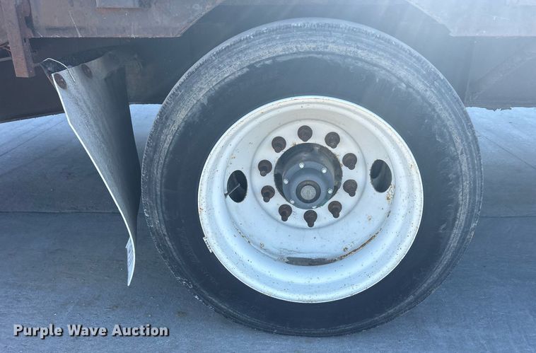 image for item DS0811 2004 Jet drop deck equipment trailer