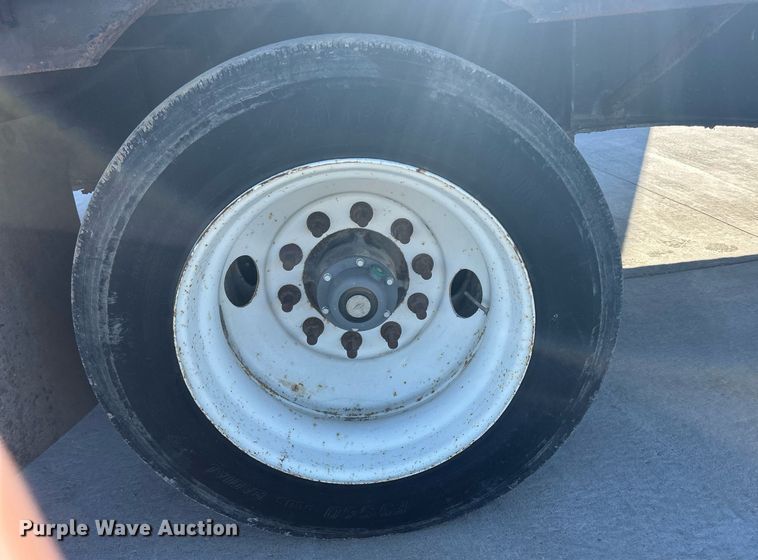 image for item DS0811 2004 Jet drop deck equipment trailer