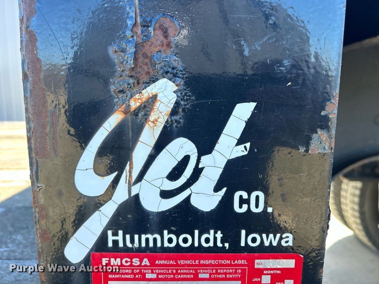 image for item DS0811 2004 Jet drop deck equipment trailer