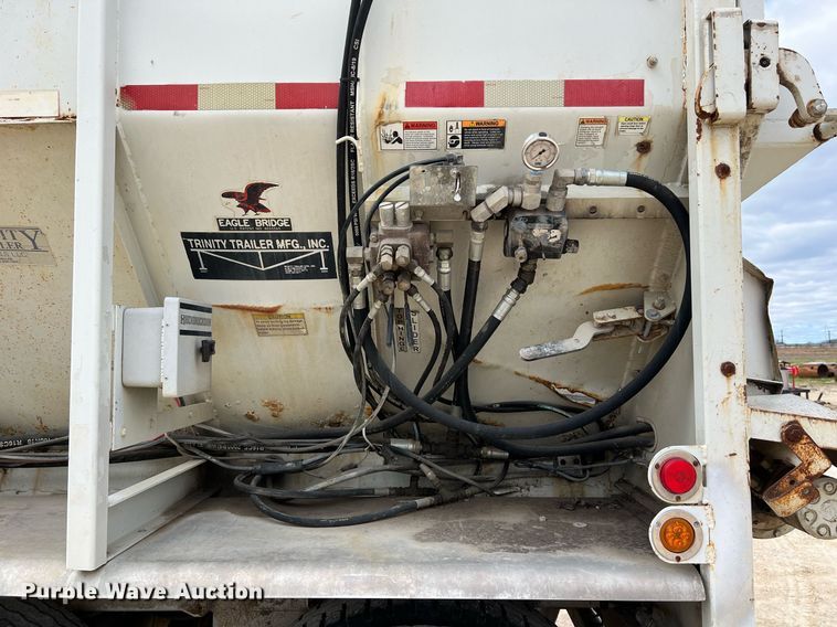 image for item DS2879 2008 Trinity Eagle Bridge live bottom trailer