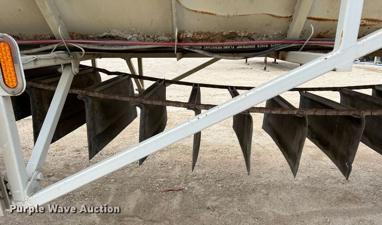 image for item DS2879 2008 Trinity Eagle Bridge live bottom trailer