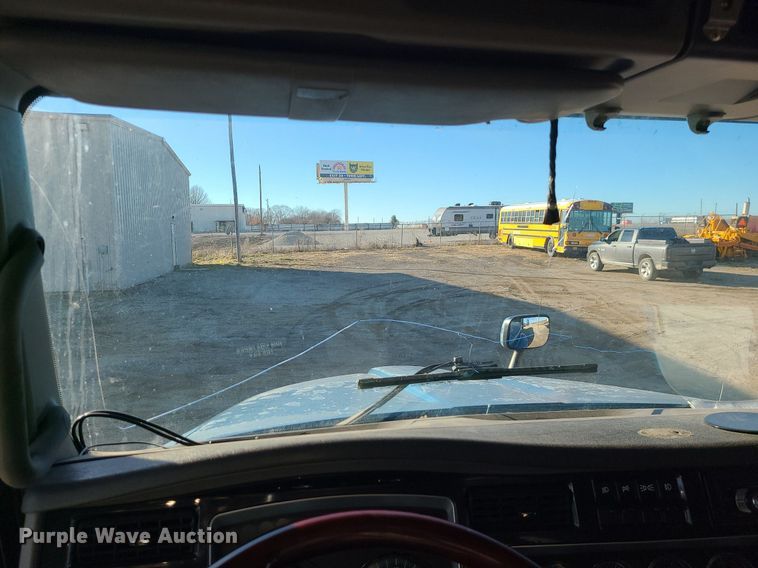 image for item DS7250 2010 Kenworth T660 semi truck