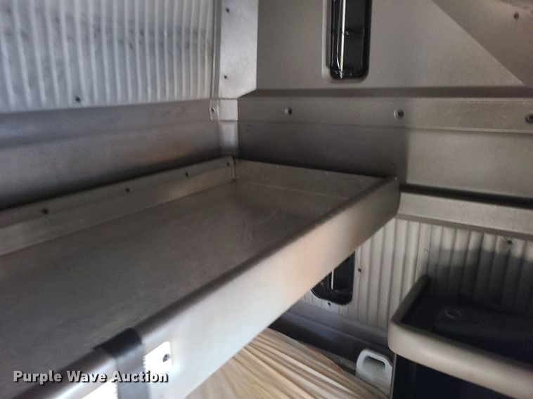 image for item DS7250 2010 Kenworth T660 semi truck