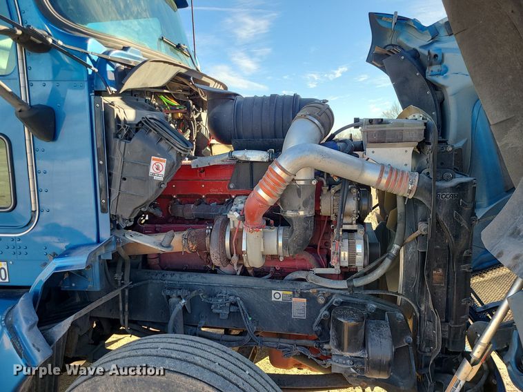 image for item DS7250 2010 Kenworth T660 semi truck