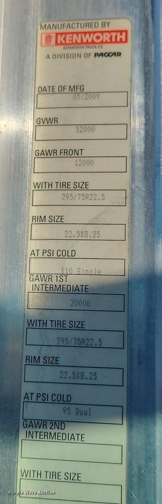 image for item DS7250 2010 Kenworth T660 semi truck