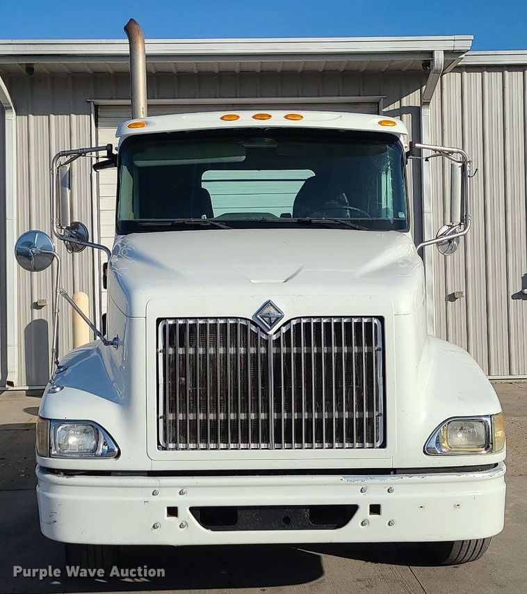 image for item DS7253 2007 International 9200i semi truck