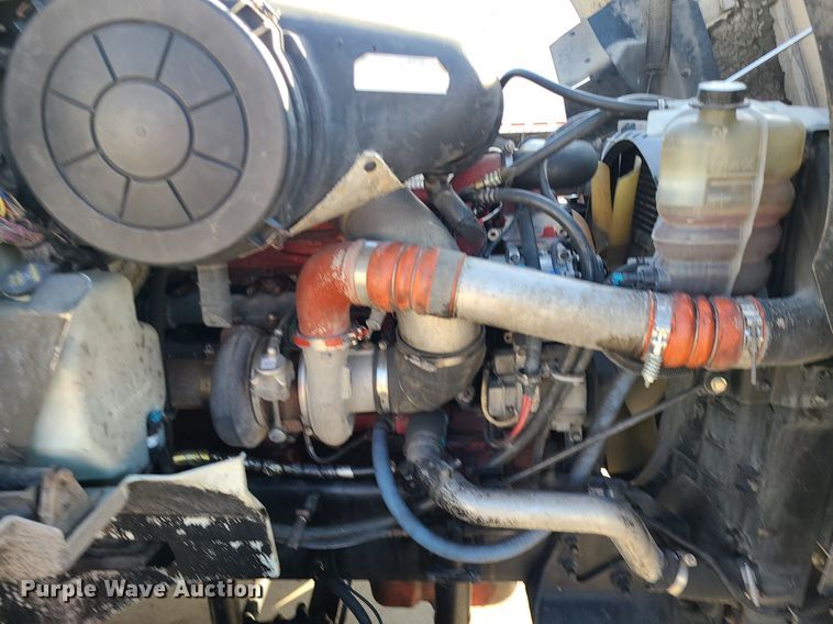 image for item DS7253 2007 International 9200i semi truck