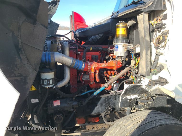 image for item DS7253 2007 International 9200i semi truck