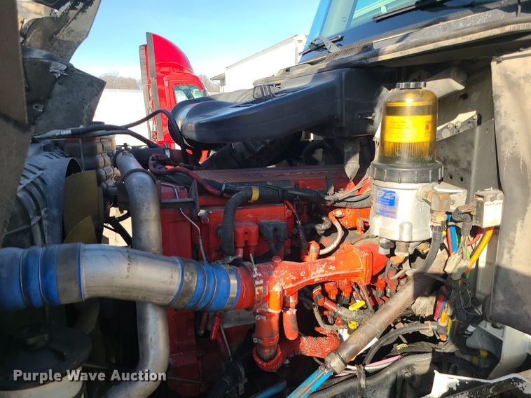 image for item DS7253 2007 International 9200i semi truck