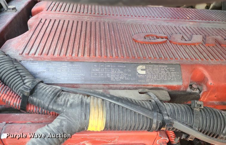 image for item DS7253 2007 International 9200i semi truck