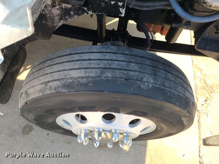 image for item DS7253 2007 International 9200i semi truck