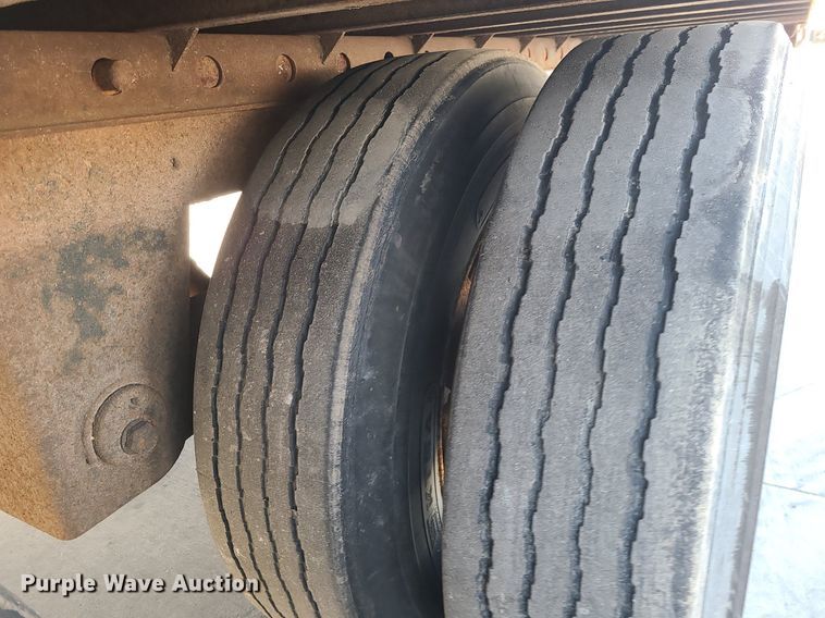 image for item DS7254 1999 Utility VS2DC dry van trailer