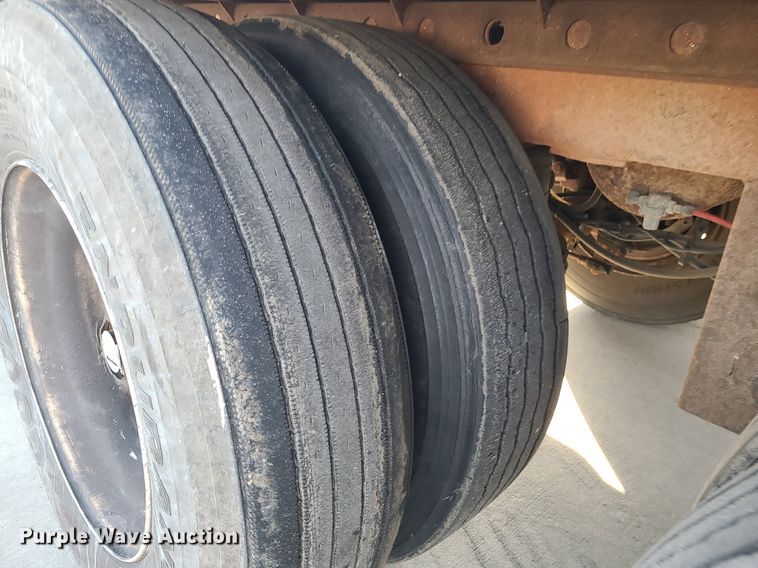 image for item DS7254 1999 Utility VS2DC dry van trailer