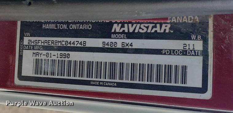 image for item DS7262 1991 International 9400 truck cab and chassis