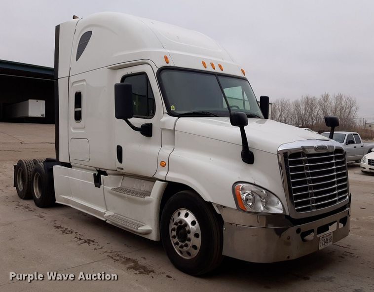 image for item DV9783 2014 Freightliner Cascadia Evolution  semi truck