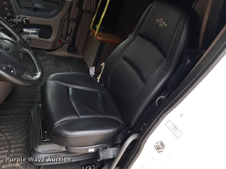 image for item DV9783 2014 Freightliner Cascadia Evolution  semi truck